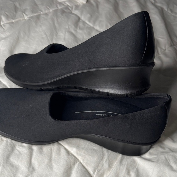 Ecco Women's Elegant Black Loafers - Picture 4 of 5